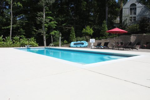 Luxor Deep installed pool