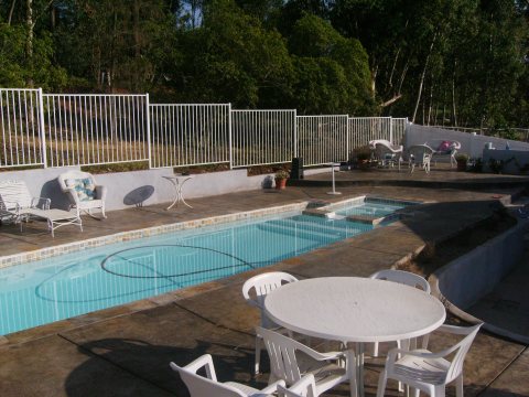 DESERT MOON CUSTOM POOLS AND SPAS