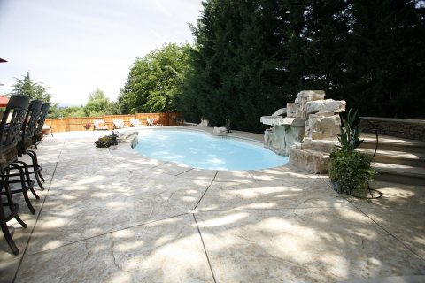 ROYAL OASIS LLC.